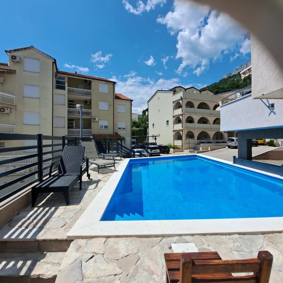 Apartments Vila Adrijana & Fitness Studio Wolf Baška Voda Exterior foto